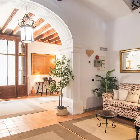 Villa Leon De *